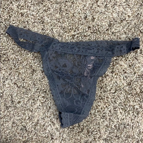 Victoria’s Secret Thongs - Picture 2 of 9